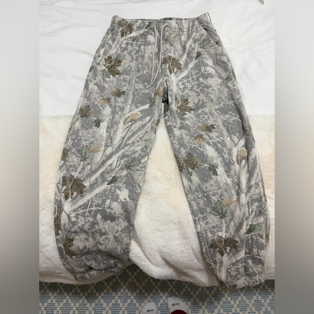 abercrombie and fitch mens camo sweat